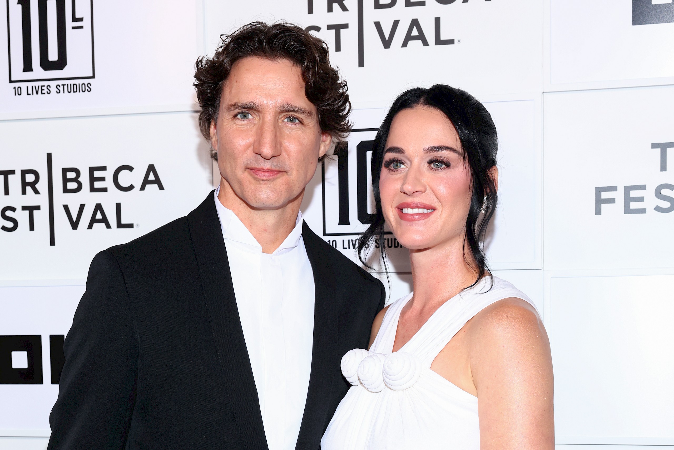 Forró fotókon Katy Perry és Justin Trudeau vörös szőnyeges debütálása – csak úgy izzott köztük a levegő