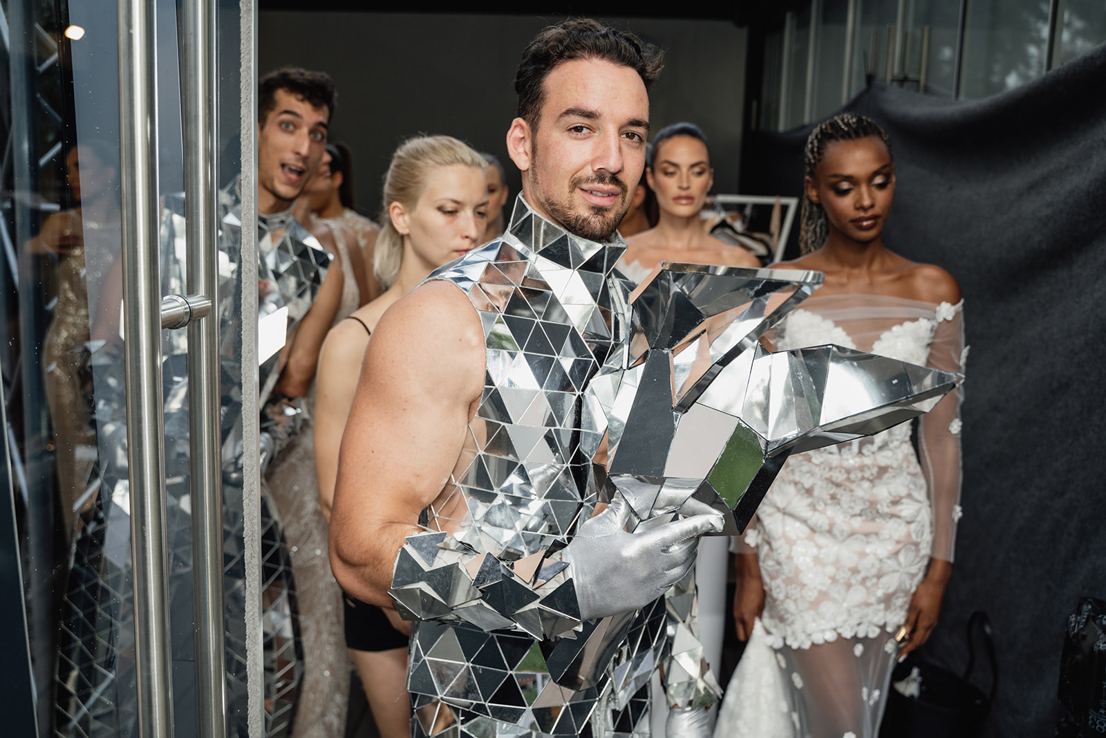 Csillagpor, a fekete örök eleganciája és couture hangulat – ilyen lesz a Jubileumi Dinner & Robes 5 powered by BMW Magisz