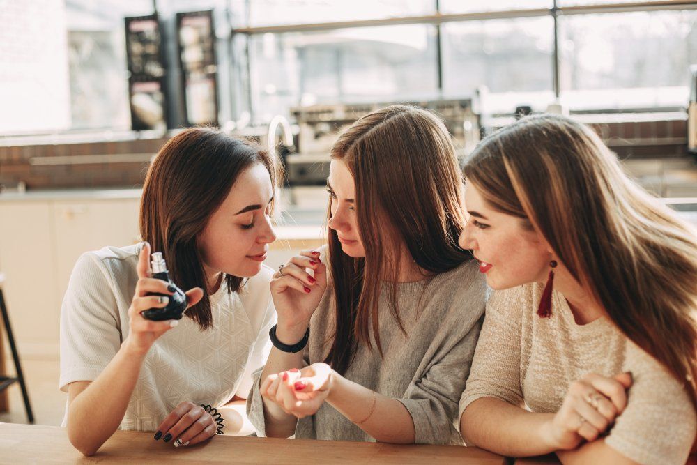 Nem véletlen, ha nem tudod elviselni a parfümödet, ha menstruálsz