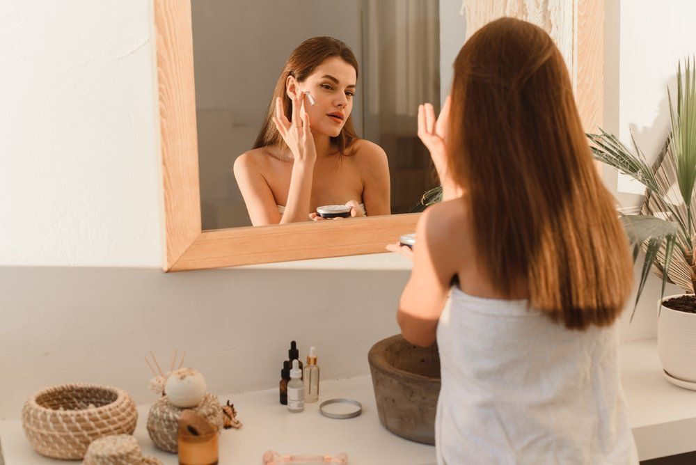 Valóban rosszat tesz, ha kihagyjuk ezt a reggeli arcápolási rutinból?