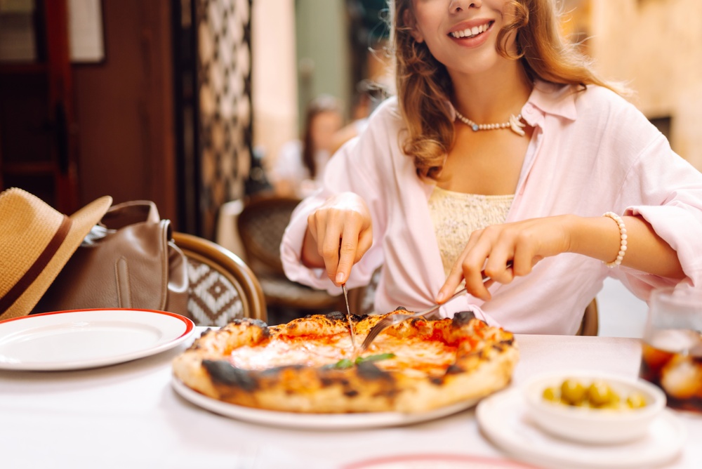 Lehet, hogy te is rosszul eszed a pizzát a kezdetektől fogva? Az olaszok szerint biztosan