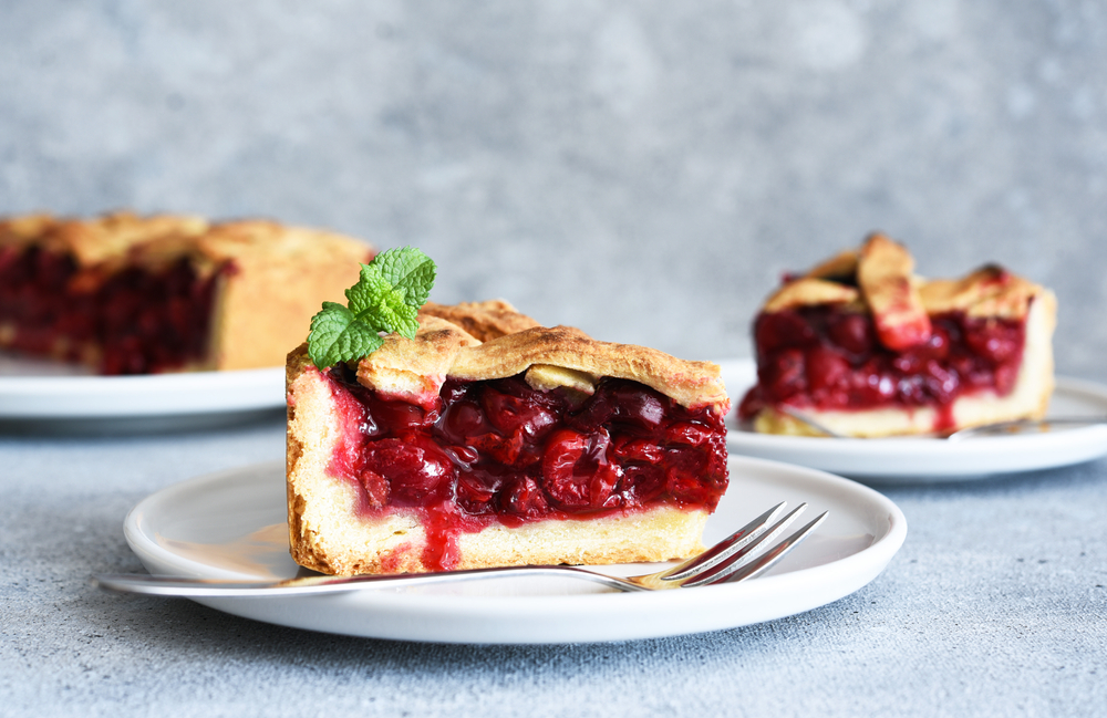 Ennél krémesebb meggyes pitét nehezen találnánk – recept!