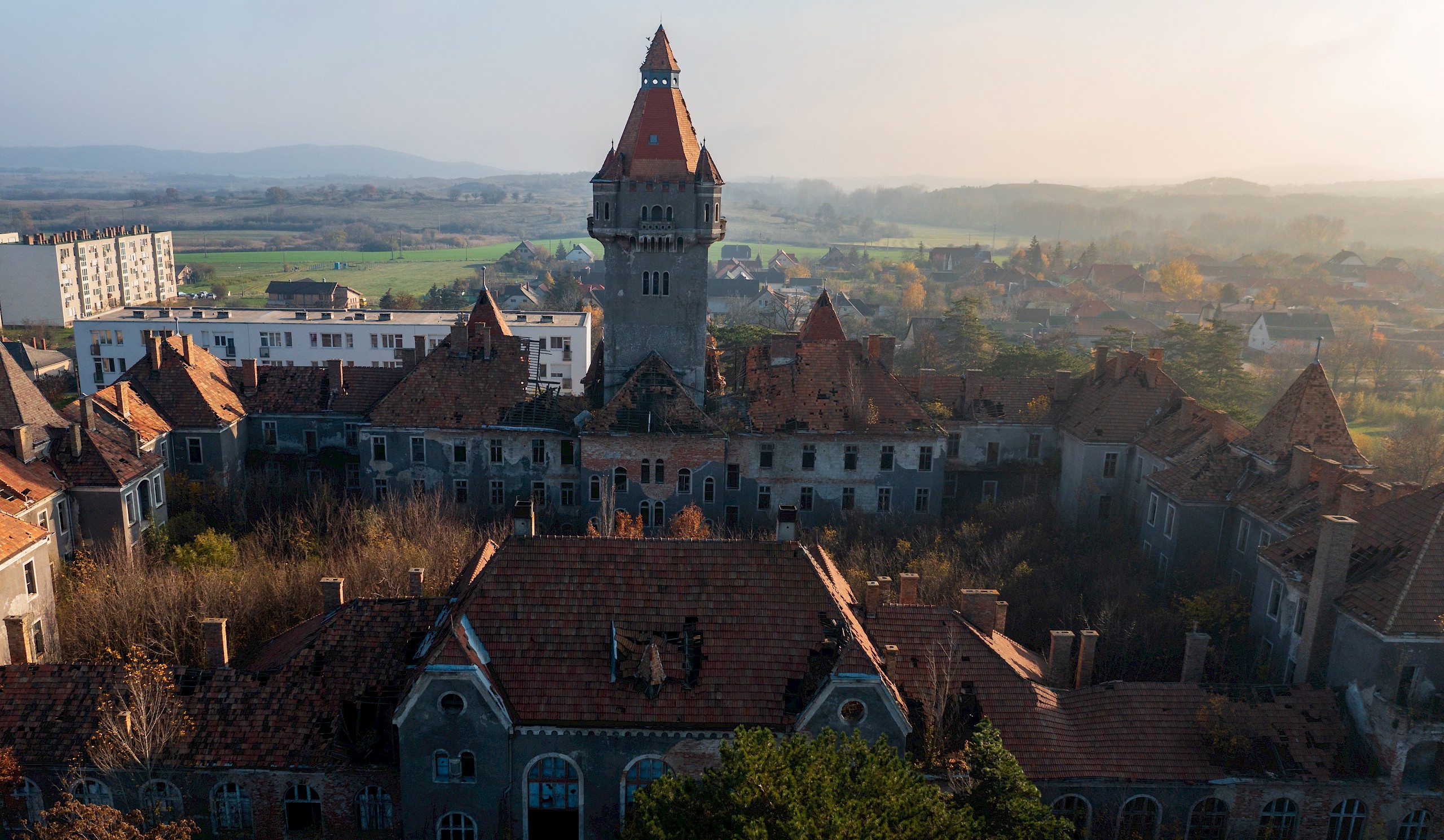 A Balaton közelében rejtőzik Közép-Európa egyik legnagyobb elhagyott katonai bázisa