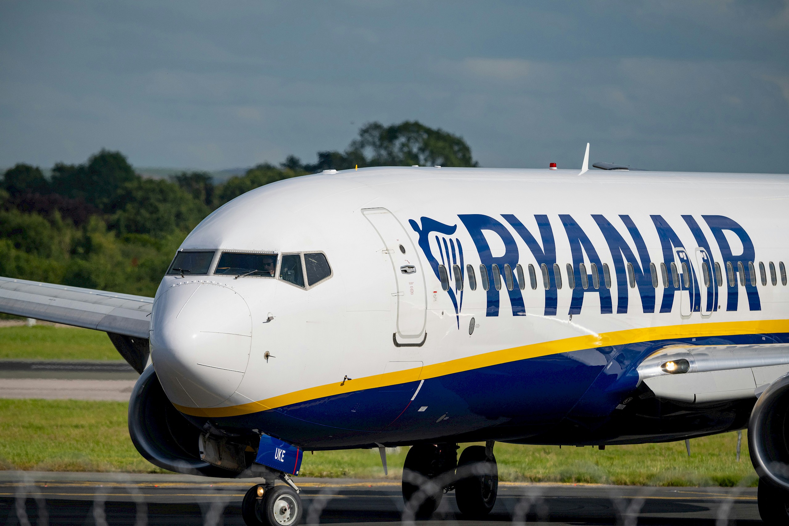 Puszta kézzel küzdött egy utas életéért egy magyar kardiológus a Ryanair járatán