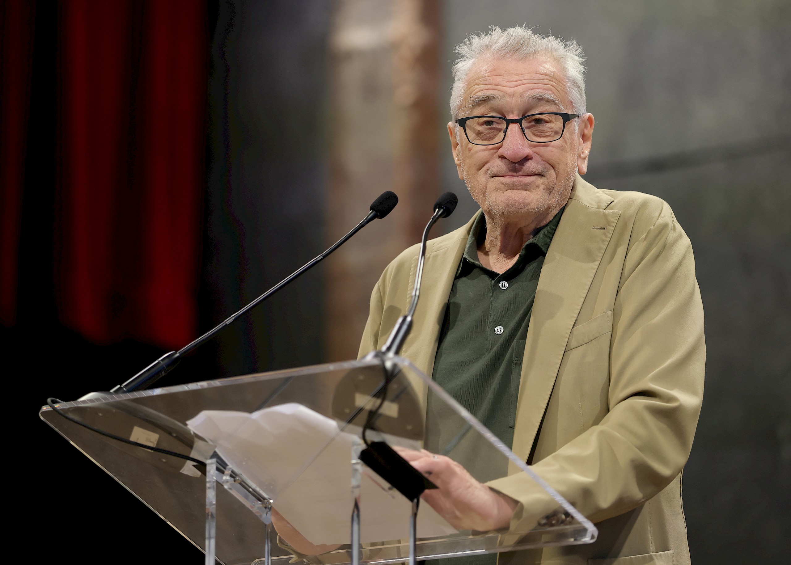 Angelina Jolie és Robert de Niro adatai is kiszivárogtak