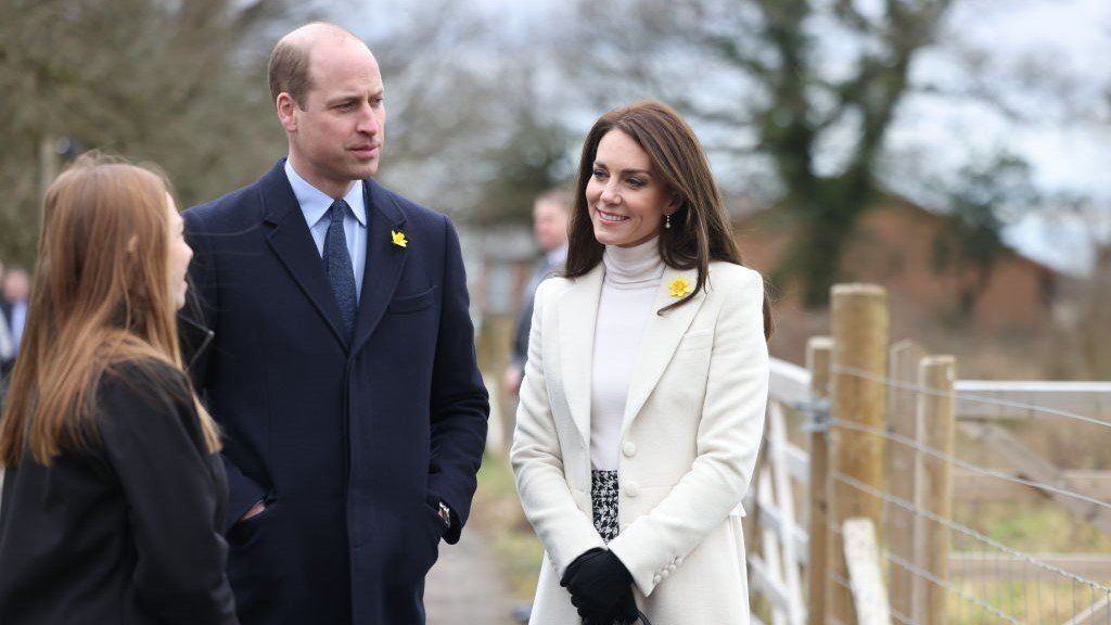 Elcsípték Vilmos herceget, amint Katalinhoz siet a kórházba - fotó