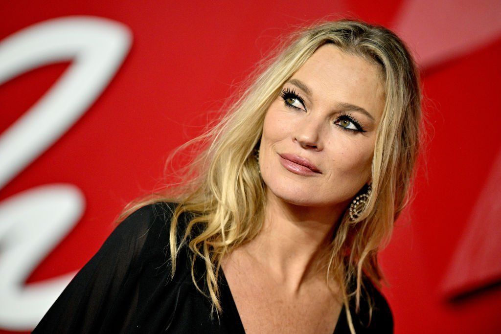 50 éves a szupermodell - képek Kate Moss legfontosabb mérföldköveiről