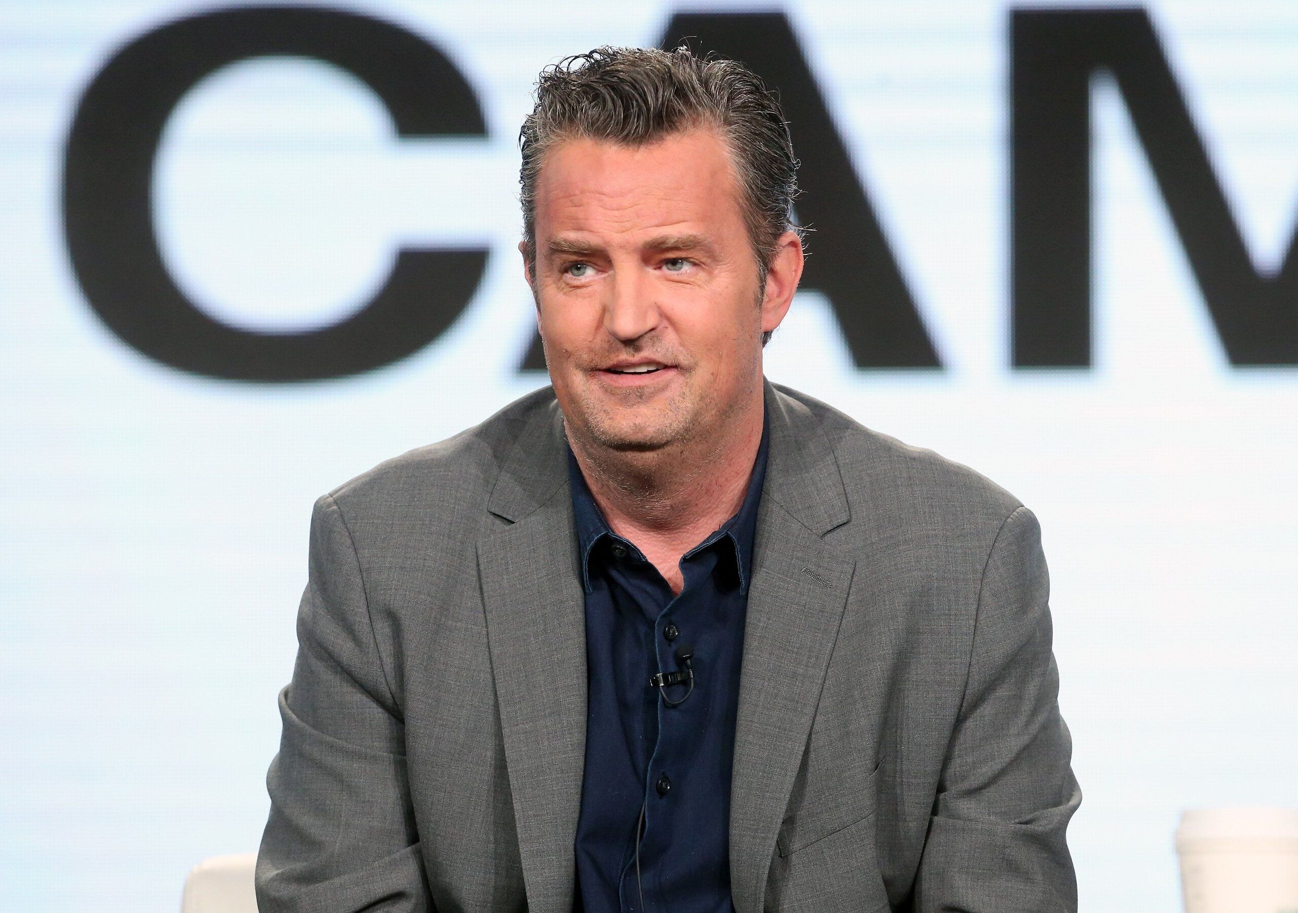 Megható módon tisztelegtek Matthew Perry előtt az Emmy-gálán