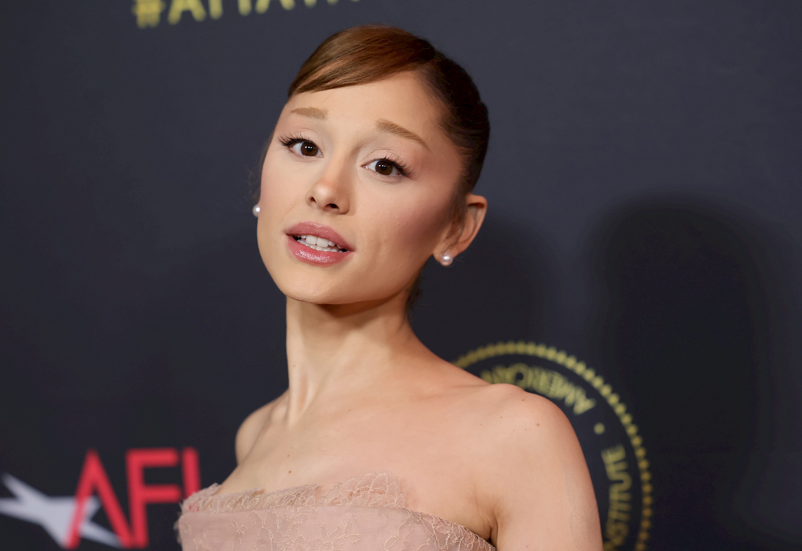 Ariana Grande visszavonul a nyilvánosságtól – kiderült, miért tart szünetet