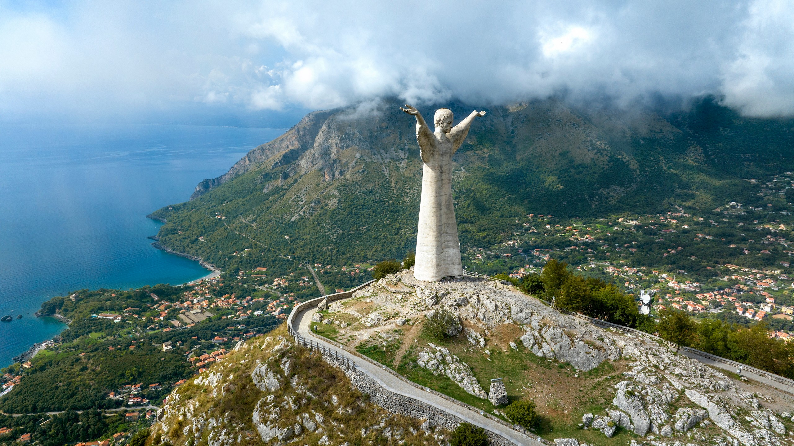 Felejtsd el az Amalfi-partot: 3 mesés olasz úti cél, amit még nem leptek el a turisták