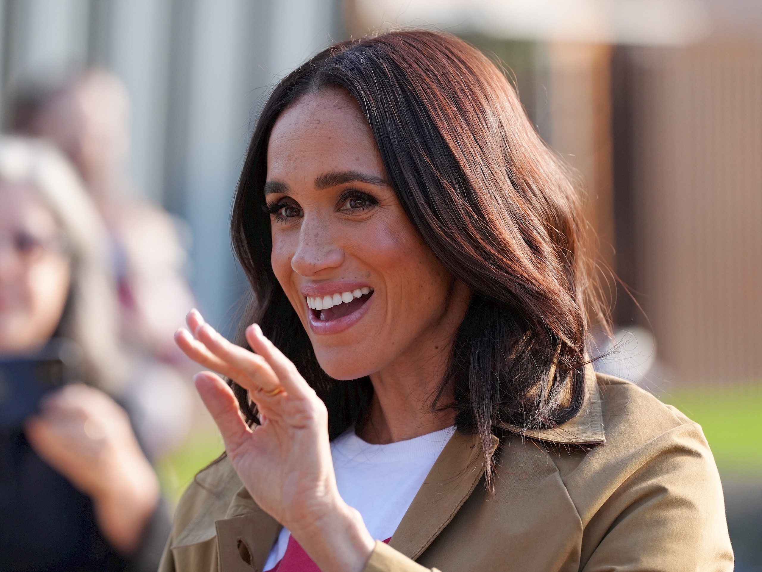 Meghan Markle medencepartis fotókkal ünnepelte a 45. születésnapját