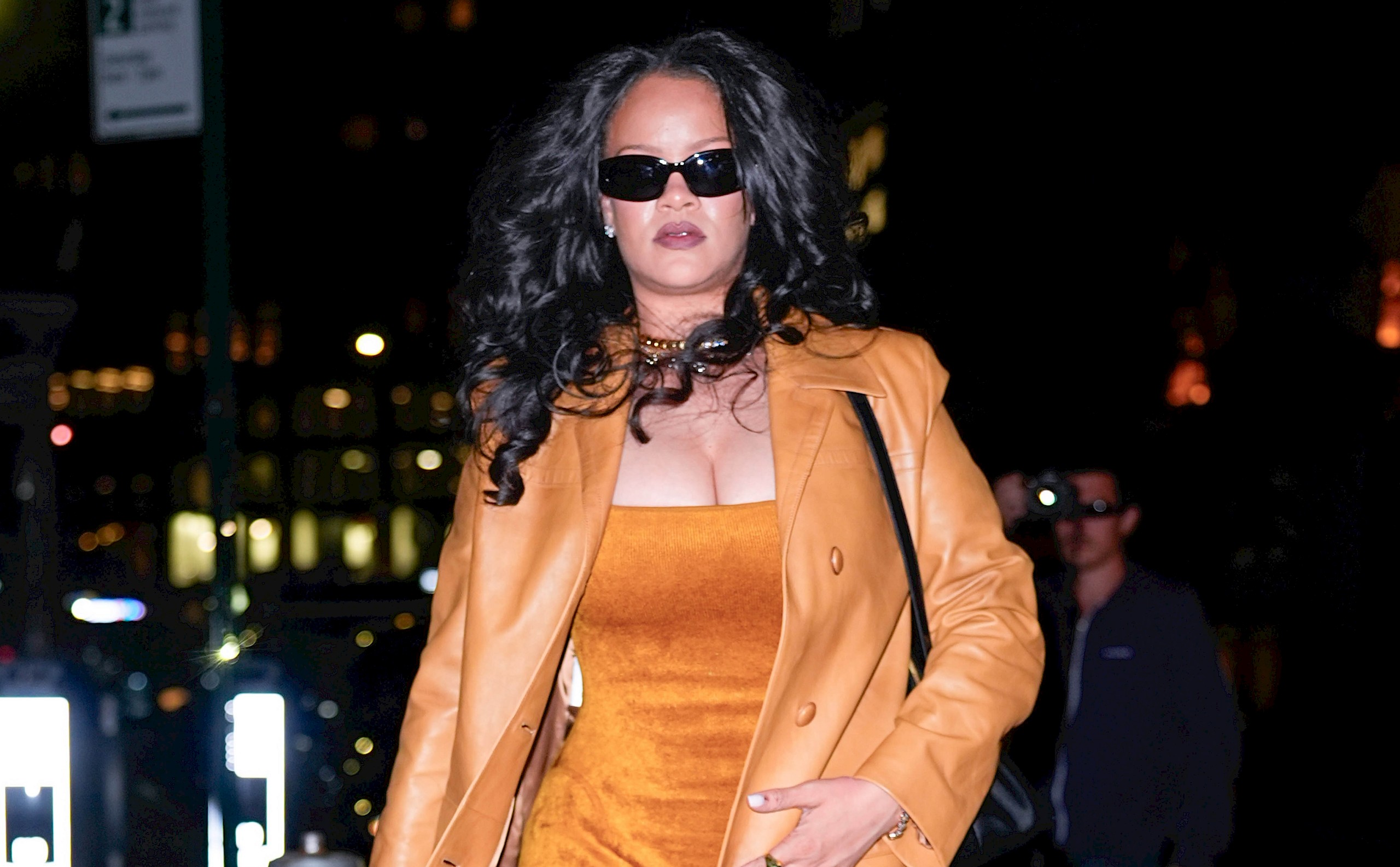 Leesett az állunk: Rihanna testét szinte csak gyémántok takarták legújabb megjelenésén