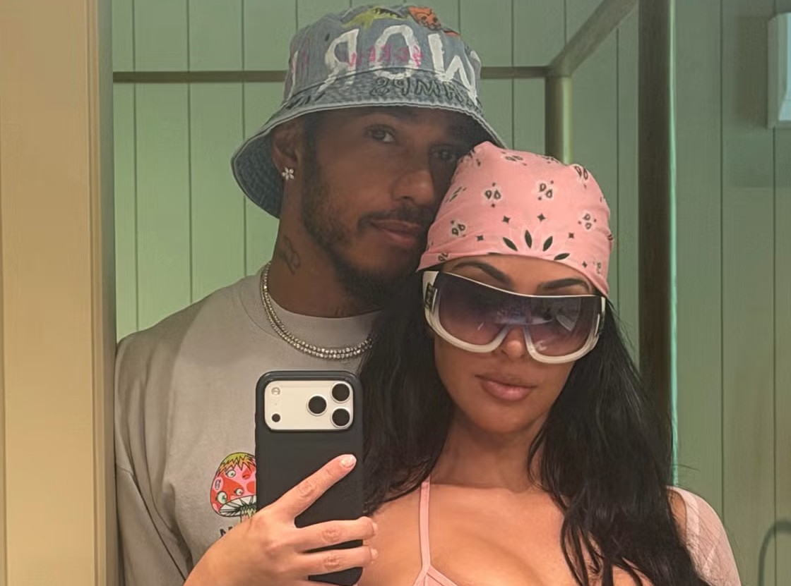 Csak úgy forr a levegő! Fotókon Kim Kardashian és Lewis Hamilton romantikus vakációja