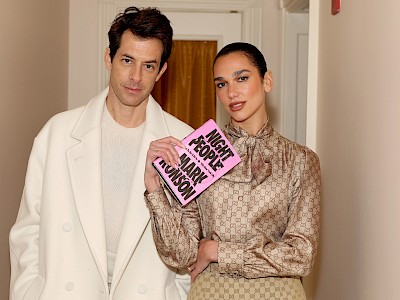 Dua Lipa 7 kedvenc könyve, amit neked is érdemes elolvasnod