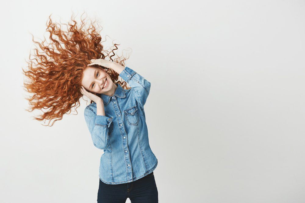 Ez a TikTok legújabb trükkje a göndör hajúaknak