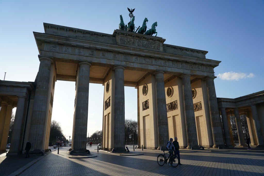 Klímaaktivisták festékkel fújták le a Brandenburgi kaput