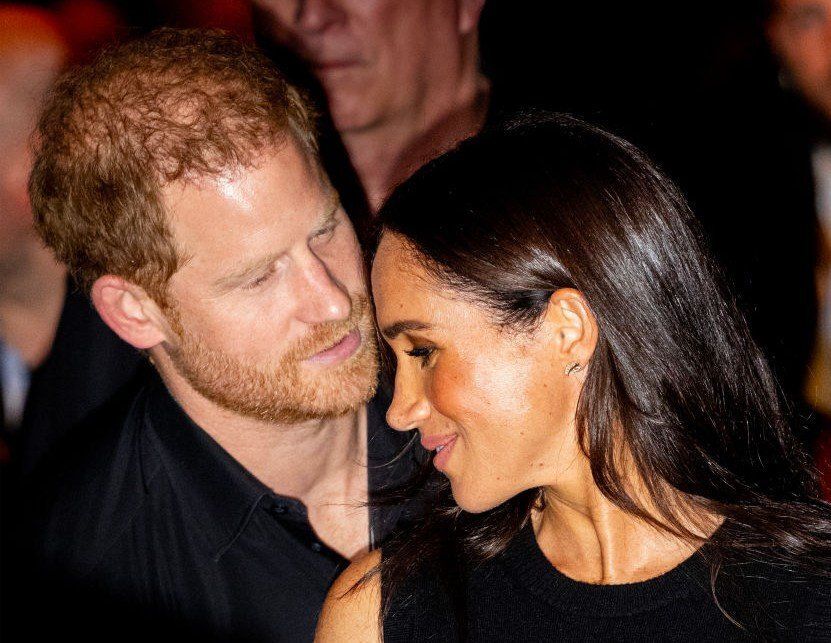 Gond a paradicsomban? Meghan nem viselte az eljegyzési gyűrűjét