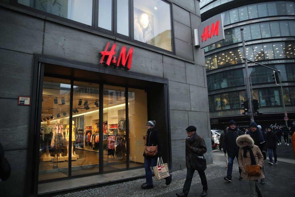 Használt ruhákat kezd árusítani a H&M
