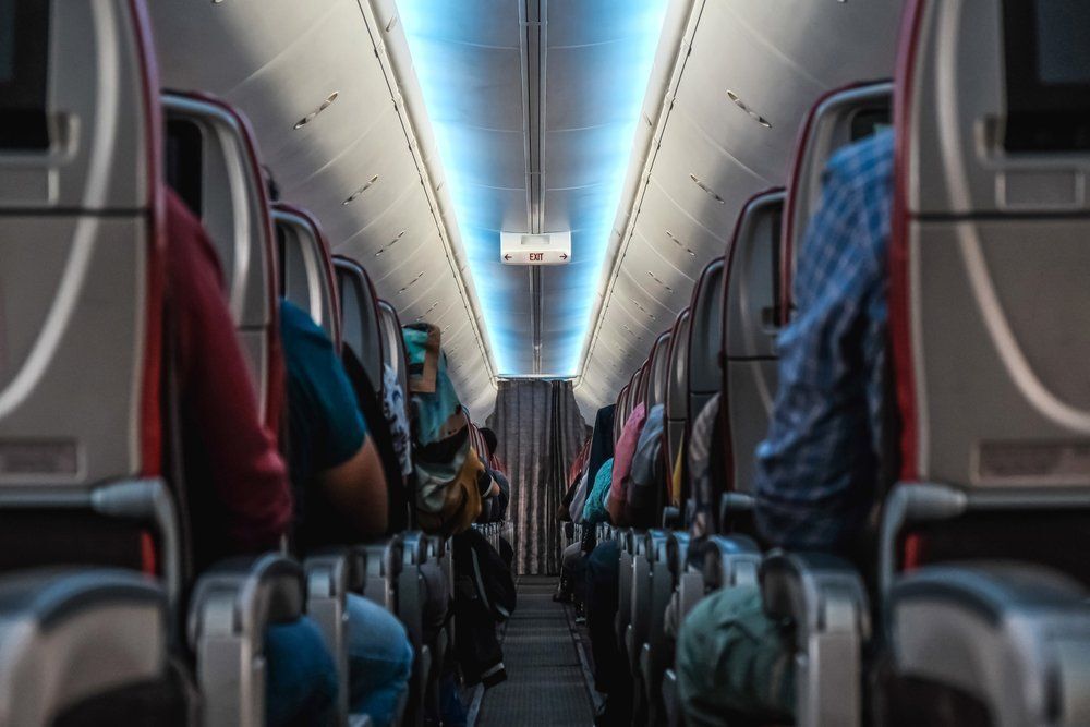 Ezt a biztonsági trükköt minden utasnak ismernie kell a repülőn