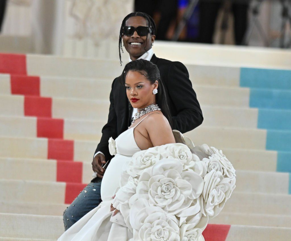 Végre kiderült Rihanna második gyerekének igen szokatlan neve
