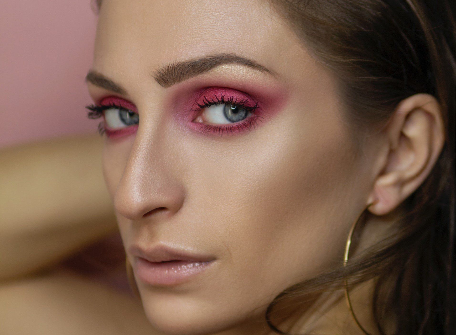 5 mód, hogyan viselj csillogó szemsminket 35 felett