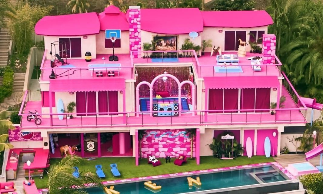 Bárki megszállhat Barbie életnagyságú malibui álomházában