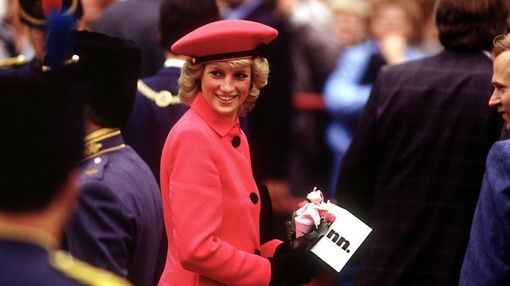 Egy padláson találták meg Diána legendás ruhadarabját, most elárverezik