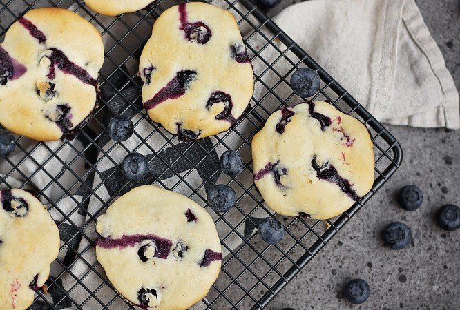 Ennél a citromos-áfonyás sütinél könnyebbet nem sütsz hétvégén!