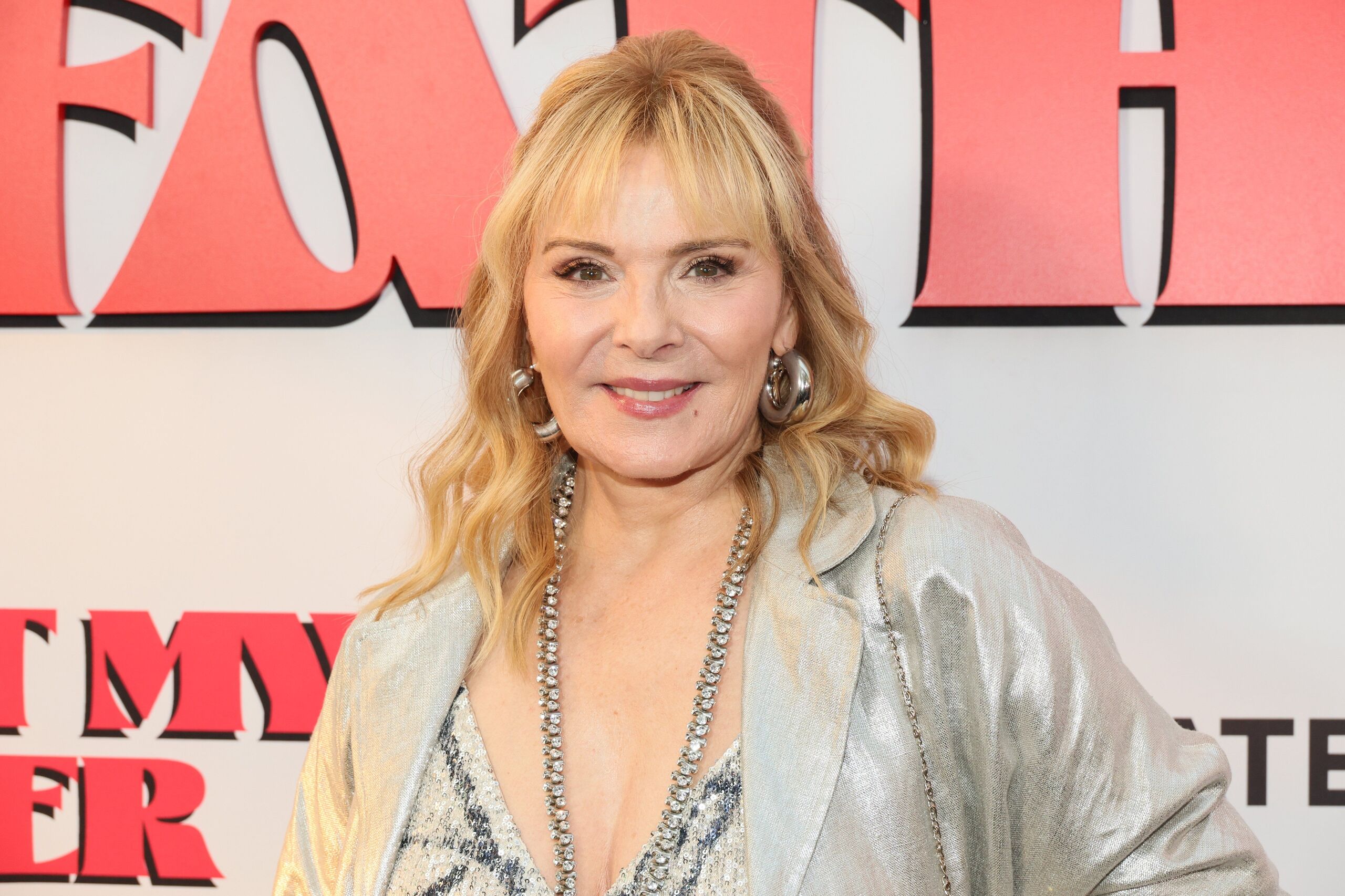 Kim Cattrall új sorozata egyszerre robban be a Szex és New York folytatásával